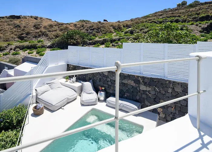 CAPE 9 Villas&Suites